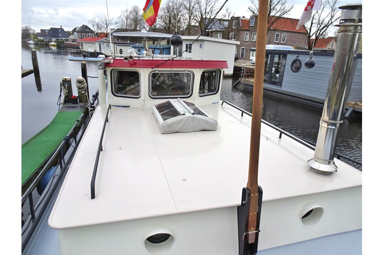 Dutch Barge 20.28 with TRIWV