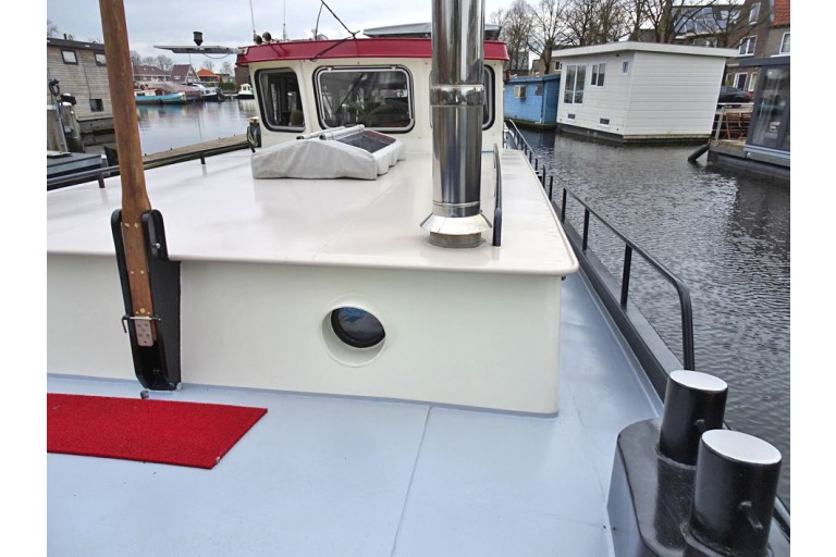 Dutch Barge 20.28 with TRIWV