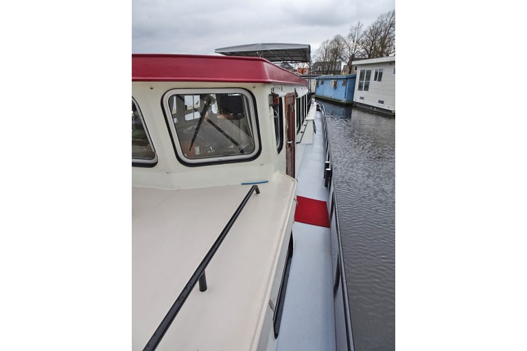Dutch Barge 20.28 with TRIWV