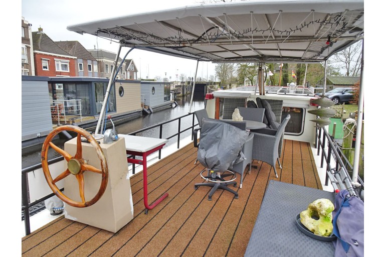 Dutch Barge 20.28 with TRIWV
