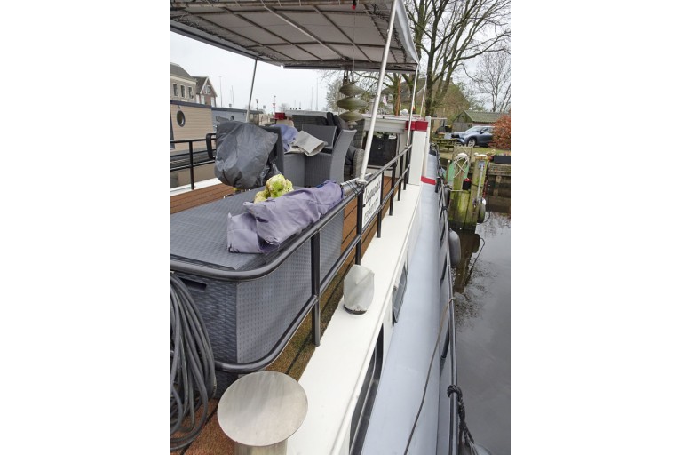Dutch Barge 20.28 with TRIWV