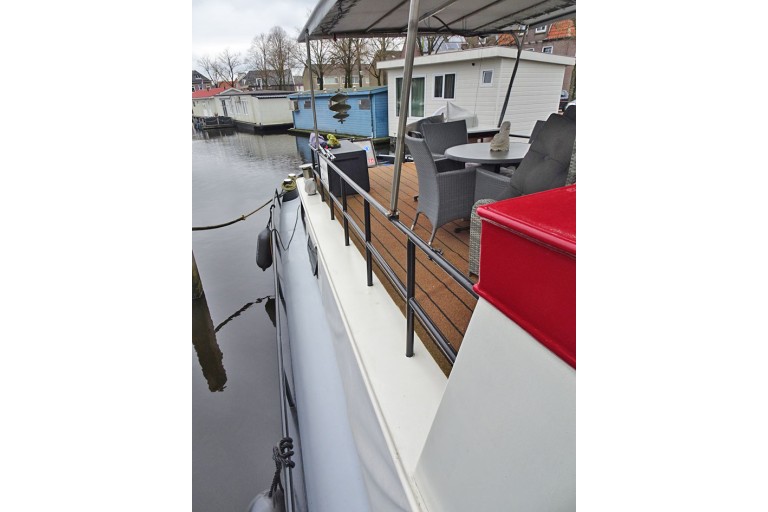 Dutch Barge 20.28 with TRIWV