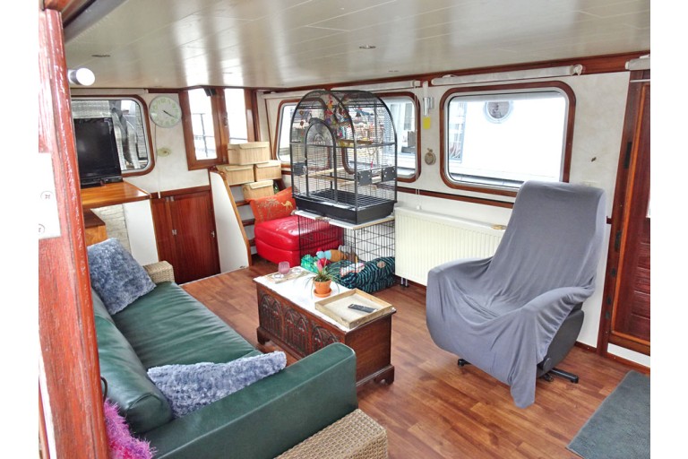 Dutch Barge 20.28 with TRIWV