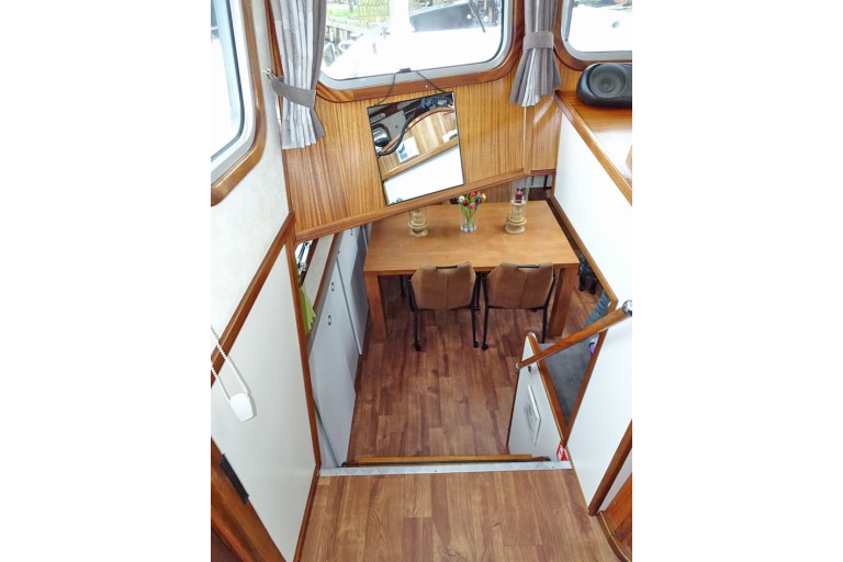 Dutch Barge 20.28 with TRIWV