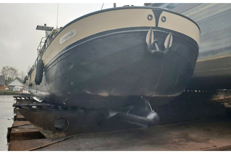 Dutch Barge 20.28 with TRIWV