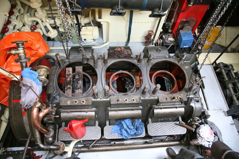 Tugboat Antonie II with TRIWV