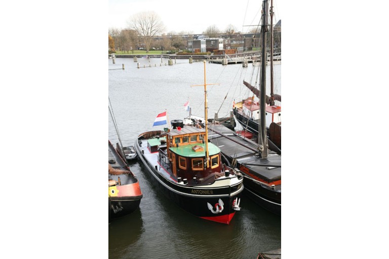 Tugboat Antonie II with TRIWV