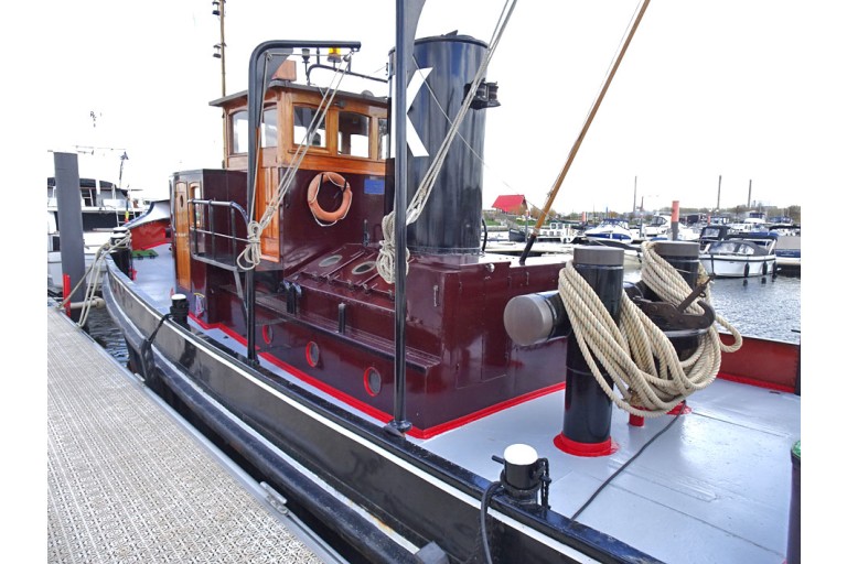 Tugboat Antonie II with TRIWV