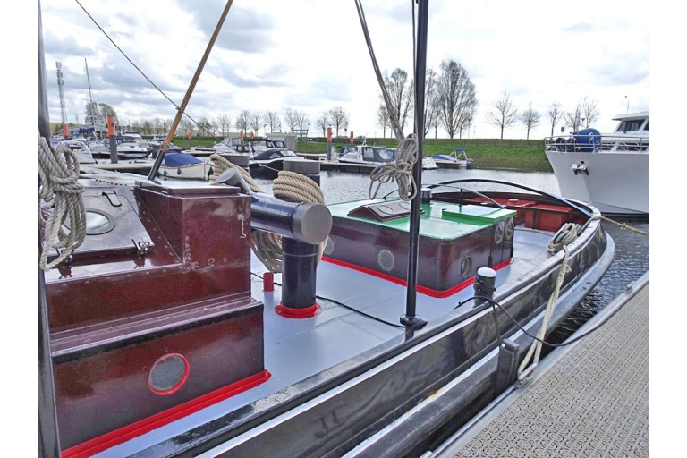 Tugboat Antonie II with TRIWV