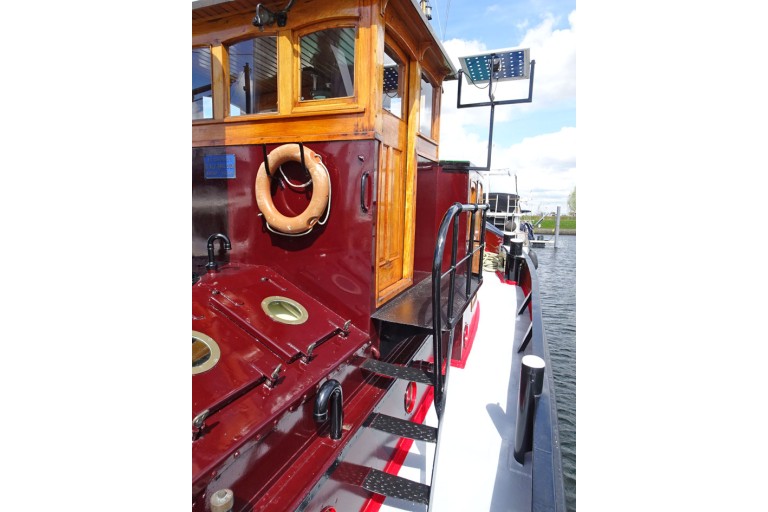 Tugboat Antonie II with TRIWV