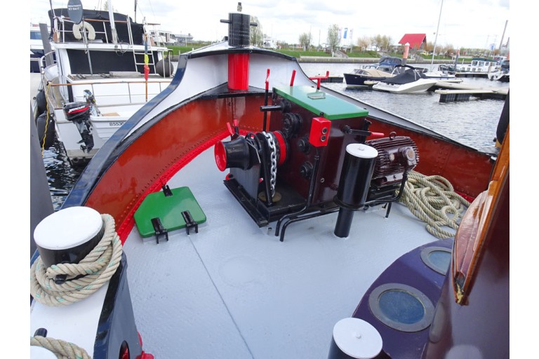 Tugboat Antonie II with TRIWV