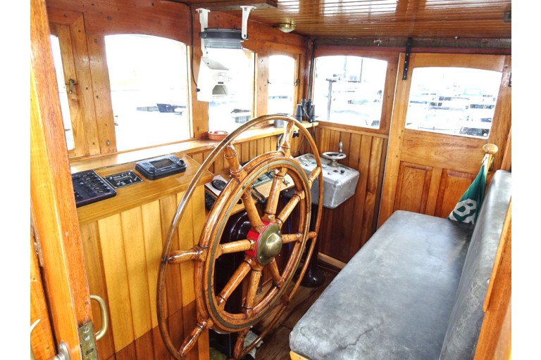 Tugboat Antonie II with TRIWV