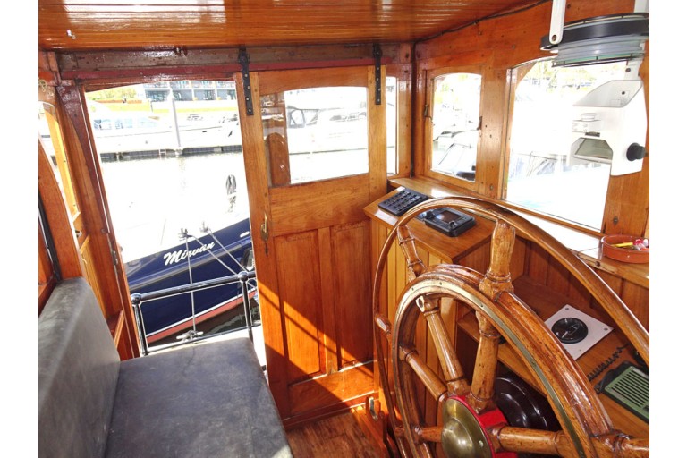 Tugboat Antonie II with TRIWV