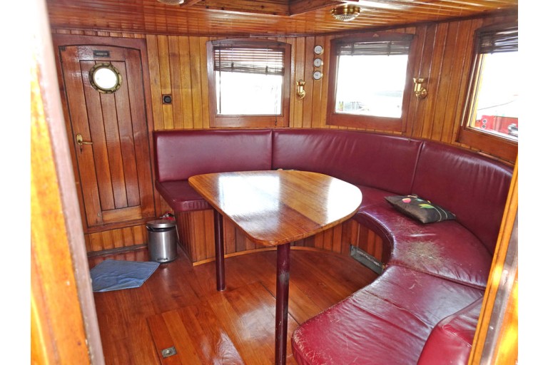 Tugboat Antonie II with TRIWV