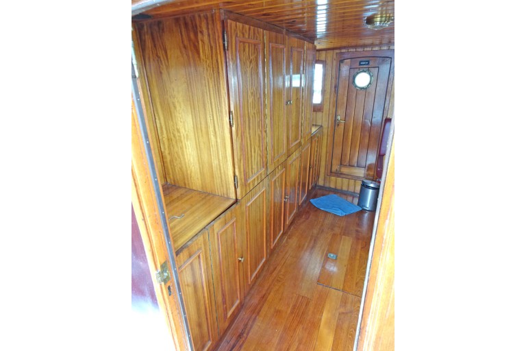 Tugboat Antonie II with TRIWV