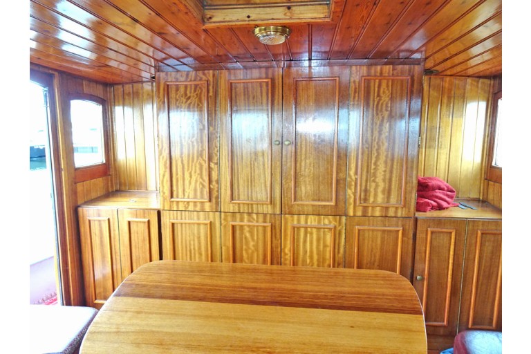 Tugboat Antonie II with TRIWV