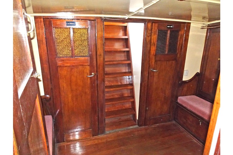 Tugboat Antonie II with TRIWV