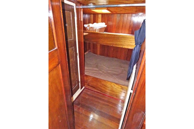 Tugboat Antonie II with TRIWV