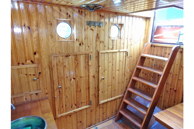 Tugboat Antonie II with TRIWV