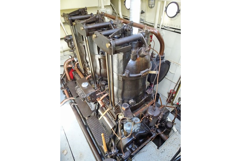 Tugboat Antonie II with TRIWV