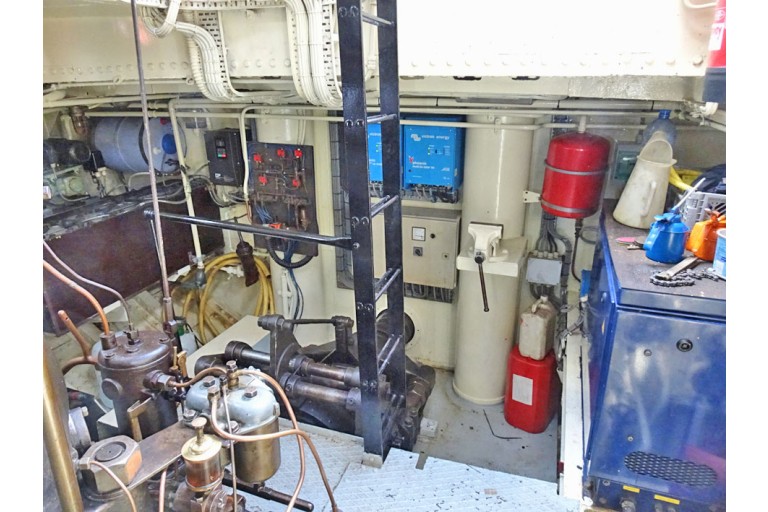 Tugboat Antonie II with TRIWV