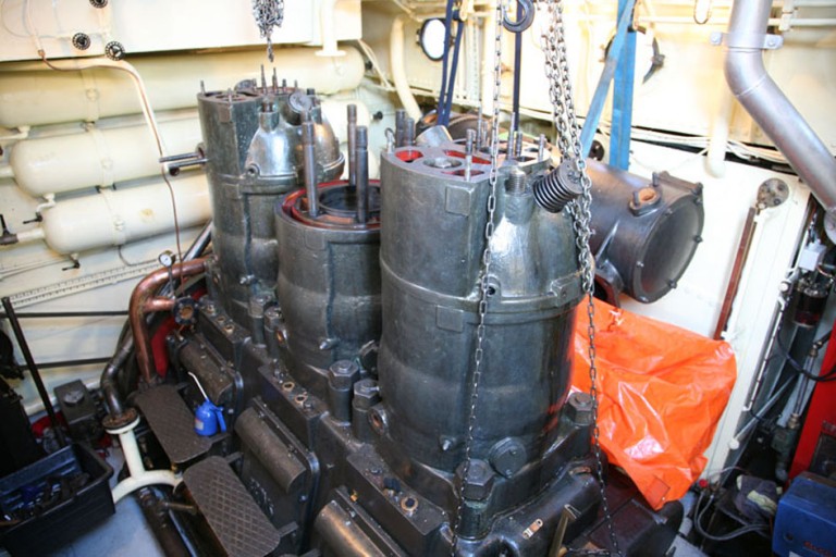 Tugboat Antonie II with TRIWV