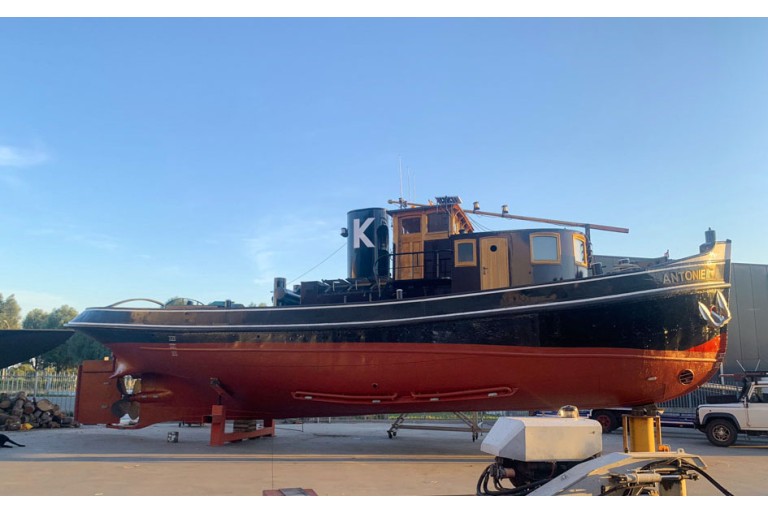 Tugboat Antonie II with TRIWV
