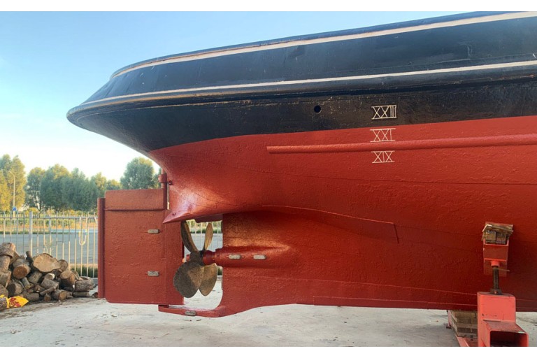 Tugboat Antonie II with TRIWV