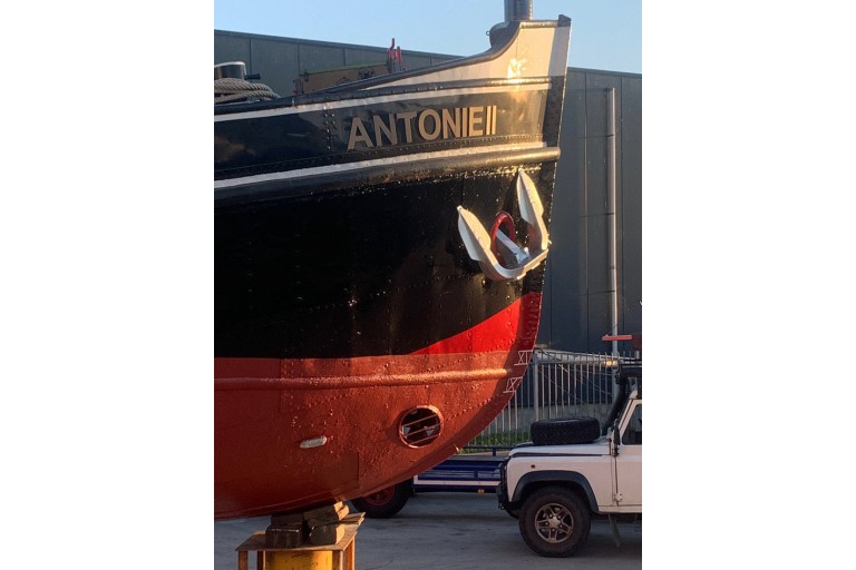 Tugboat Antonie II with TRIWV