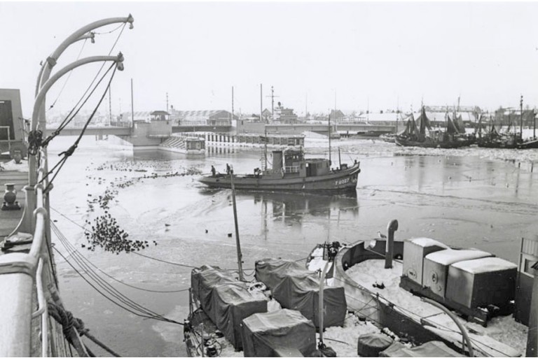 Tugboat Antonie II with TRIWV