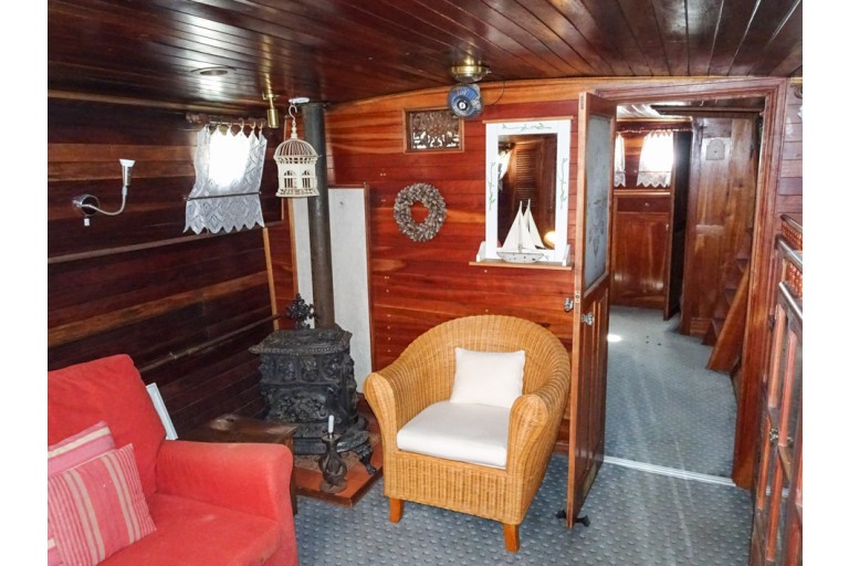 Fahrendes Wohnschiff 17.30