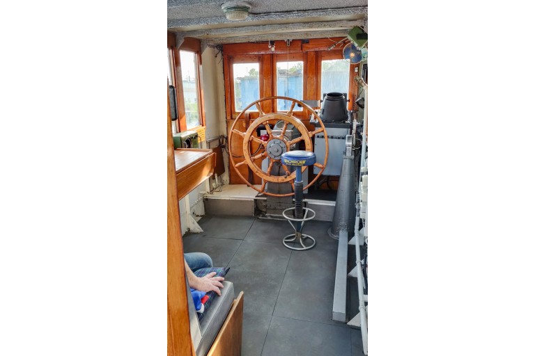 ex-Inspection vessel with TRIWV