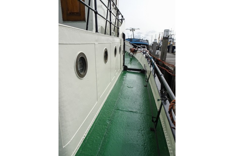 ex-Inspection vessel with TRIWV