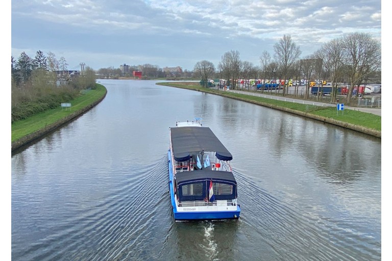Fahrgastschiff 200 gäste