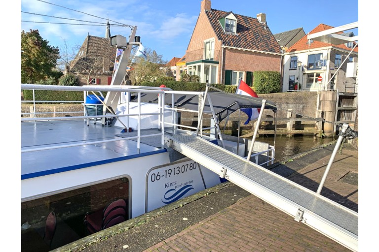 Fahrgastschiff 200 gäste