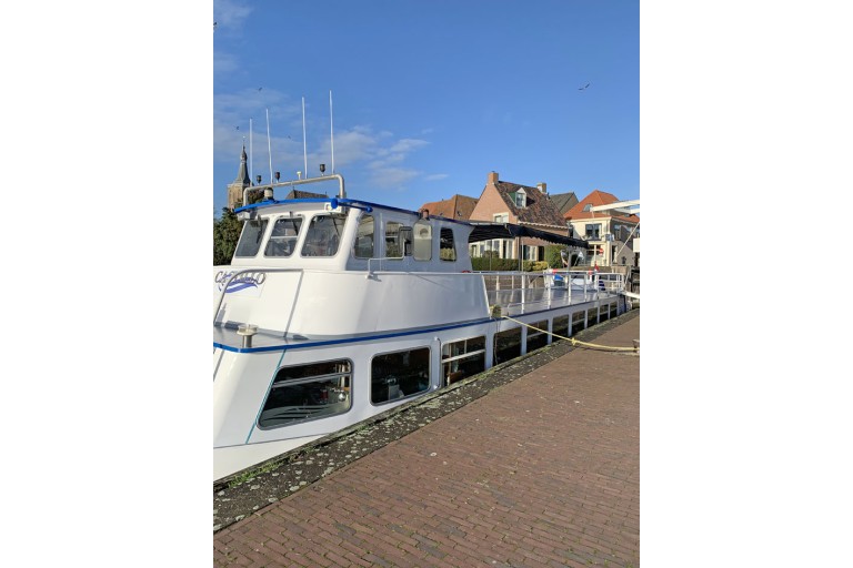 Fahrgastschiff 200 gäste
