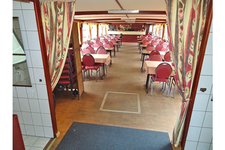 Fahrgastschiff 200 gäste