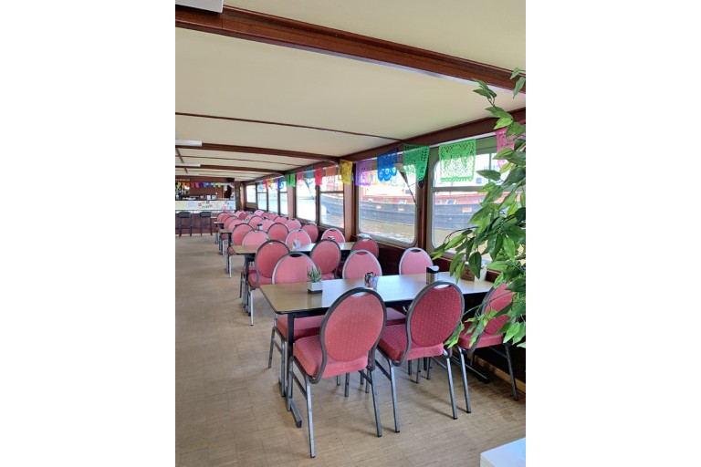 Fahrgastschiff 200 gäste