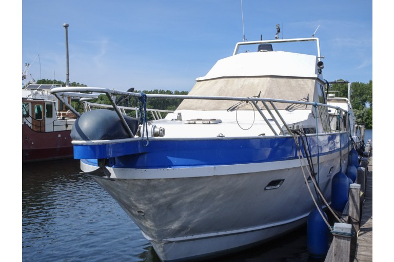 Motor cruiser Goya 12.50 Flybridge