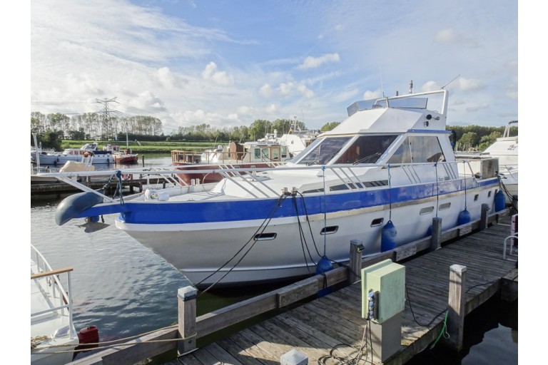 Motor cruiser Goya 12.50 Flybridge
