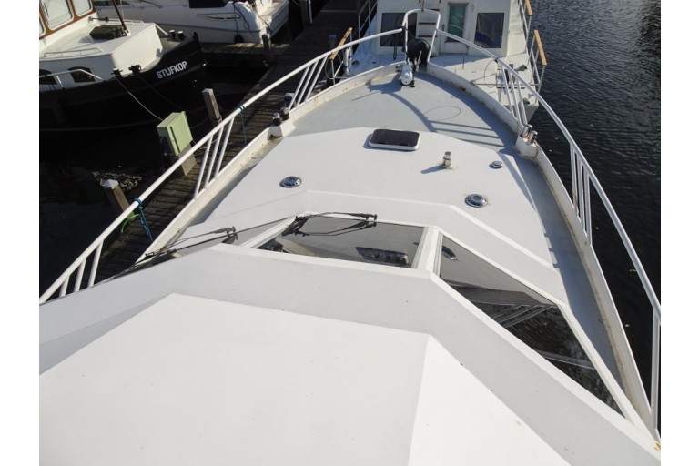 Motor cruiser Goya 12.50 Flybridge