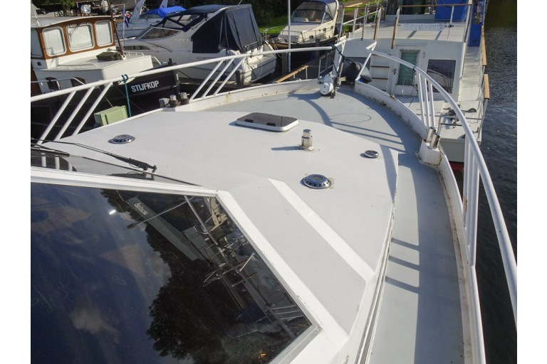 Motor cruiser Goya 12.50 Flybridge