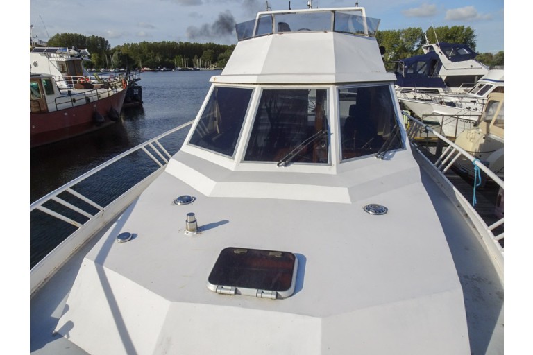 Motor cruiser Goya 12.50 Flybridge