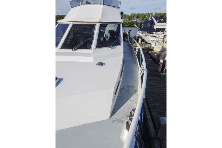 Motor cruiser Goya 12.50 Flybridge