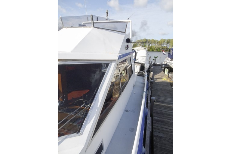 Motor cruiser Goya 12.50 Flybridge