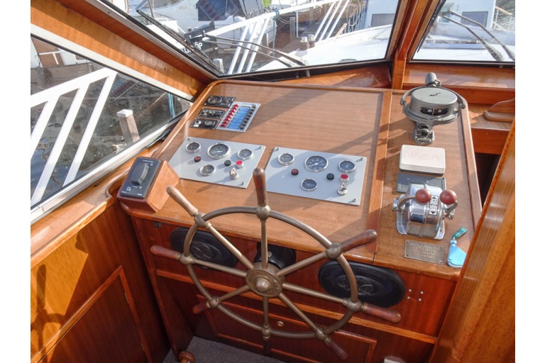 Motor cruiser Goya 12.50 Flybridge
