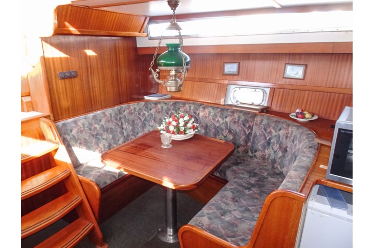 Motor cruiser Goya 12.50 Flybridge