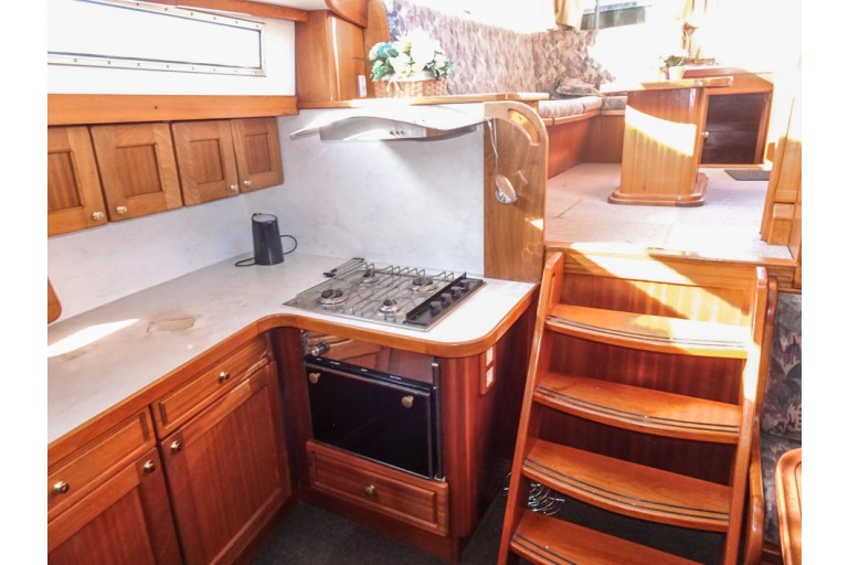 Motor cruiser Goya 12.50 Flybridge
