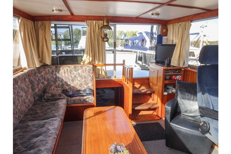Motor cruiser Goya 12.50 Flybridge