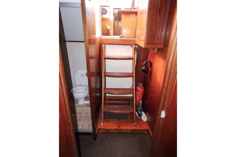 Motor cruiser Goya 12.50 Flybridge